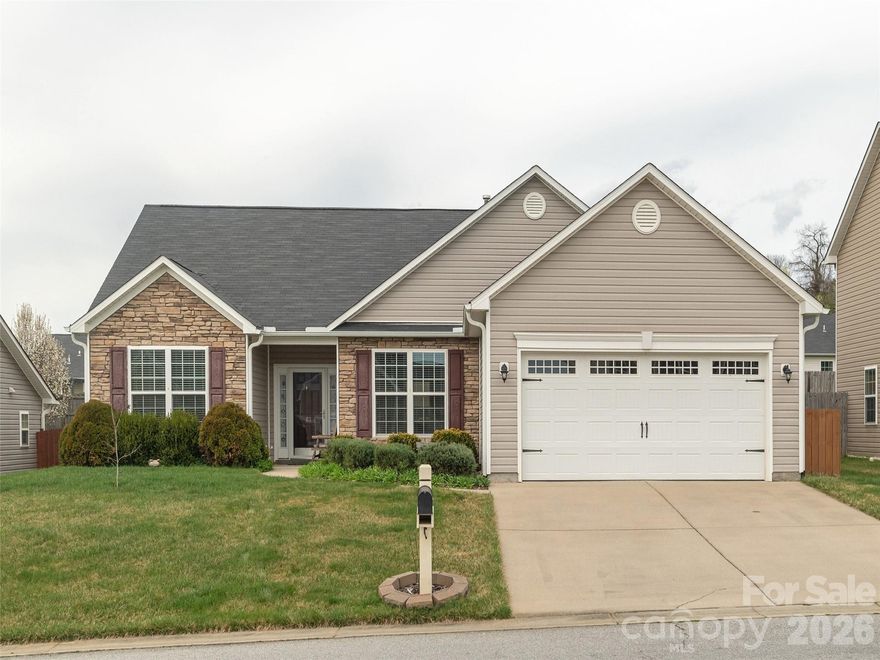 Beautiful one level living in desirable River Stone community! This inviting home features an open and functional layout with a spacious great room filled with natural light and a cozy gas fireplace. The formal dining room flows nicely into the thoughtfully designed kitchen, creating a great space for everyday living and entertaining. The primary suite offers a vaulted ceiling, walk in closet, and private en-suite bath with double vanity. Enjoy the fenced in backyard, perfect for pets or relaxing outdoors, along with a 2 car garage and low maintenance landscaping. Community amenities include an outdoor pool and playground. Conveniently located just minutes from shopping, dining, the airport, hospitals and I-26.