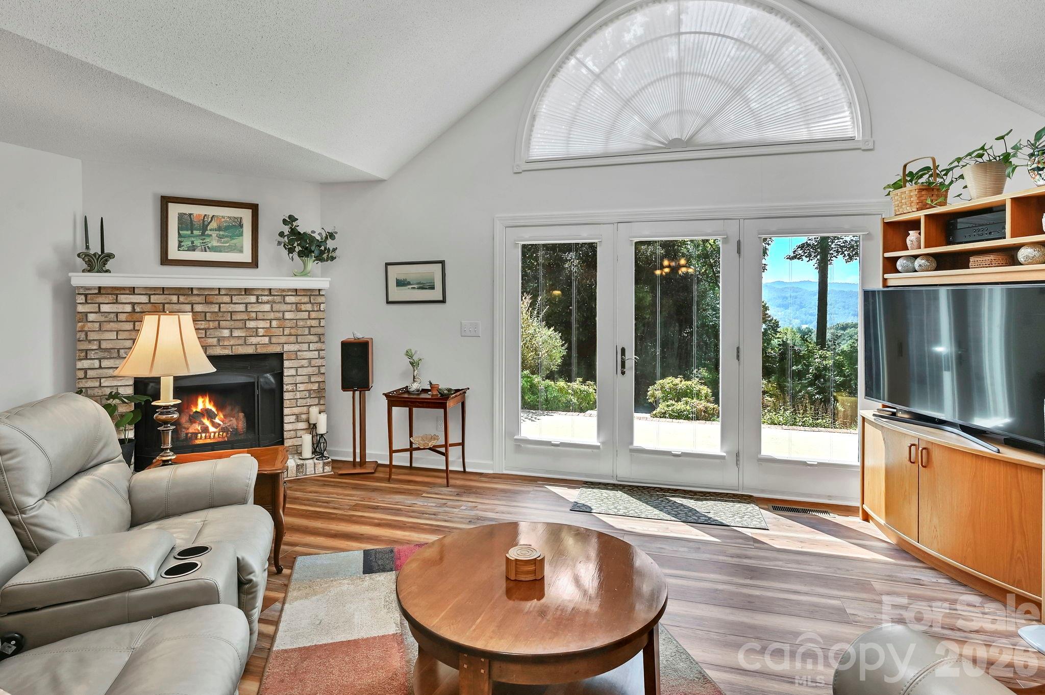 4311 Cove Loop Road