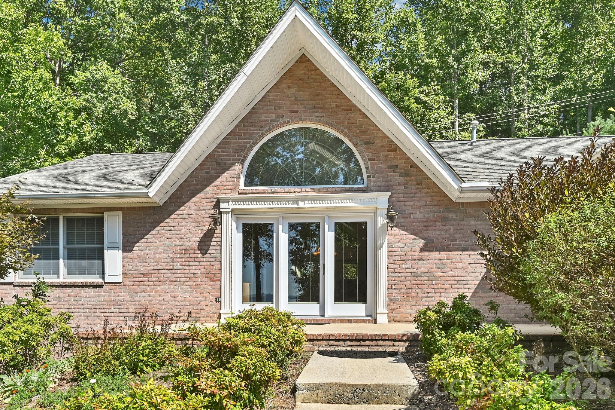 4311 Cove Loop Road