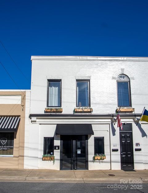 205 S Academy Street Lincolnton NC 28092