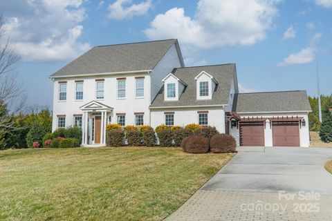 2027 Gloucester Street Matthews NC 28104