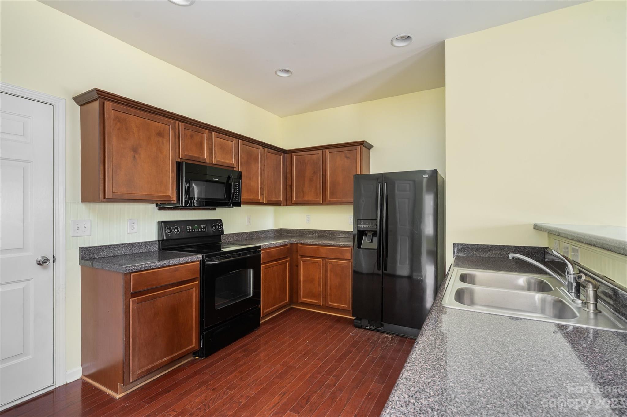 Hallstead - Residential Lease