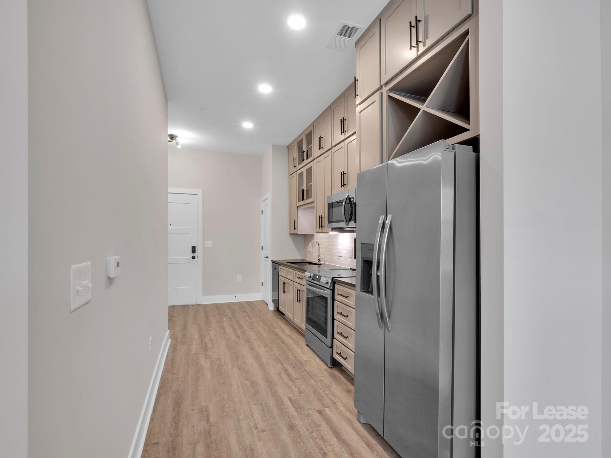 Charlotte, North Carolina 28209, United States, 1 Bedroom Bedrooms, ,1 BathroomBathrooms,Residential,Active,53851