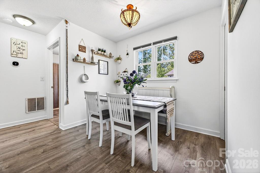 Three Seeds - Residential