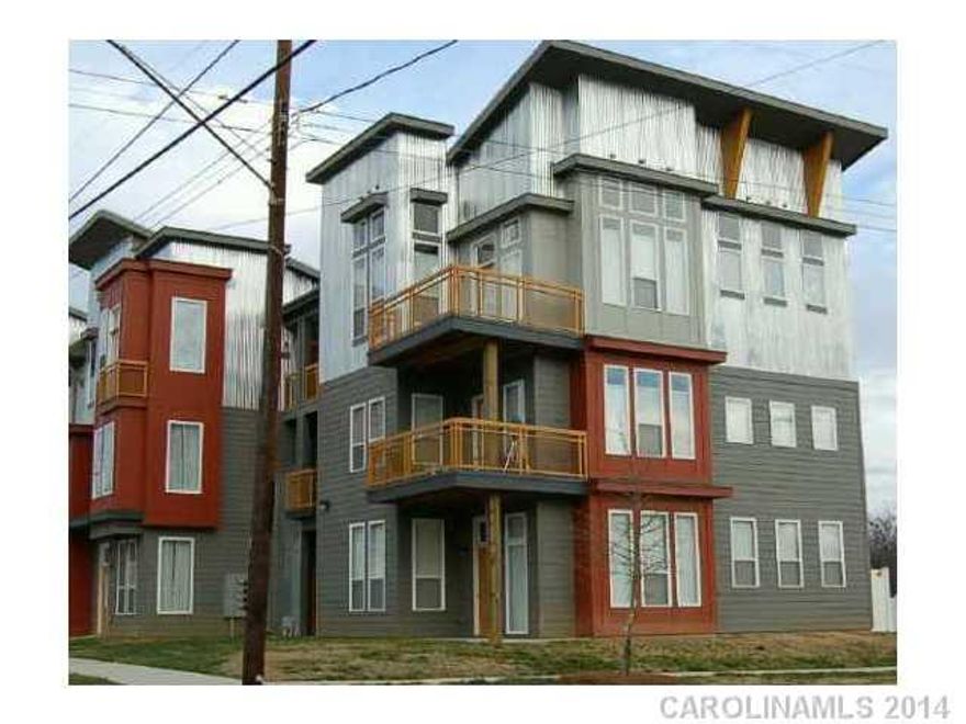 INCREDIBLE views of the city! This is the Premier Penthouse Condo at Optimist park. Vaulted Ceilings, Spacious open floor plan w/tons of light, priced for quick sale.   Cash ONLY