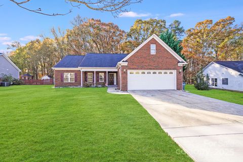 2712 Thornburg Court Monroe NC 28110