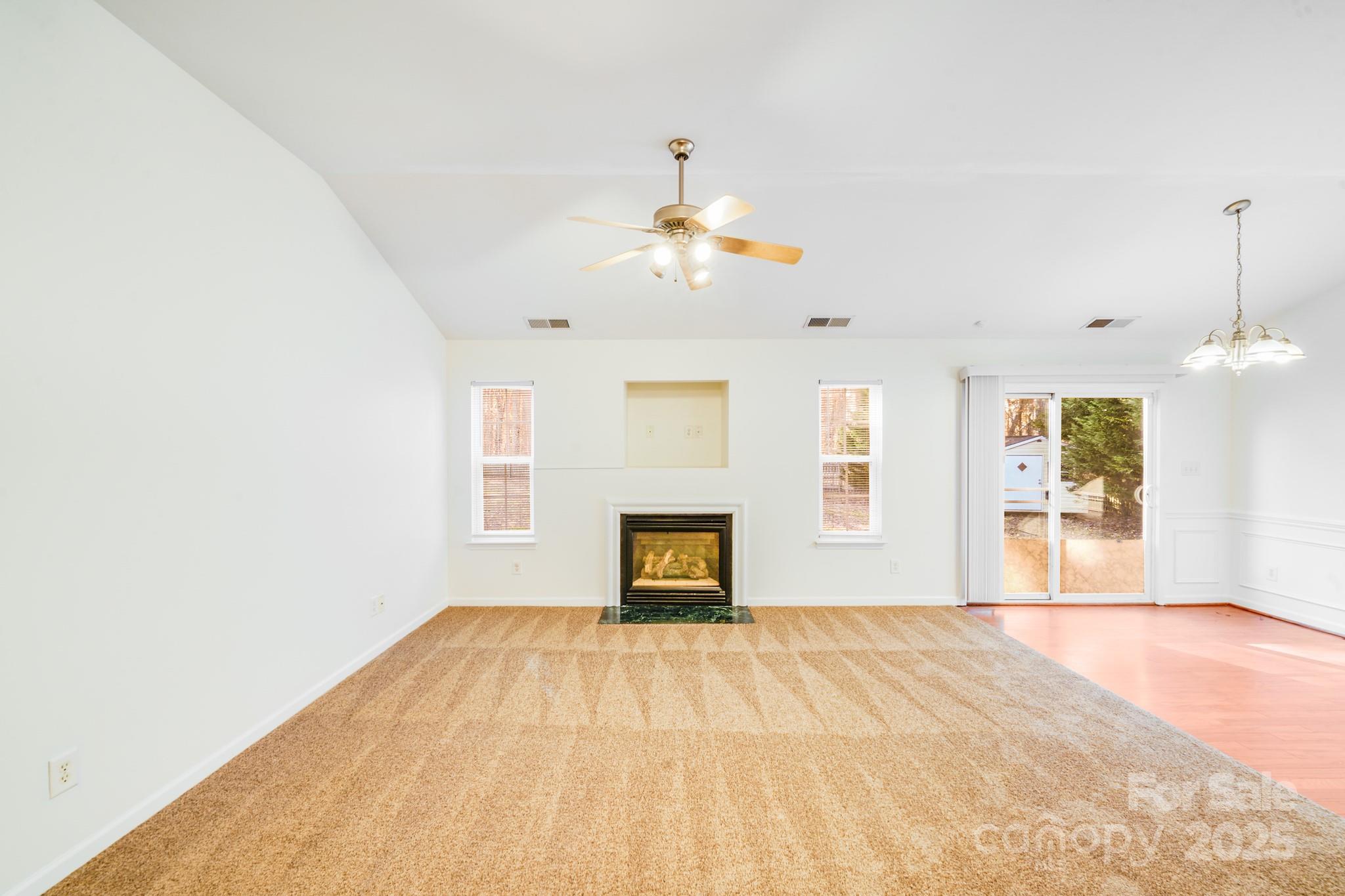 2712 Thornburg Court