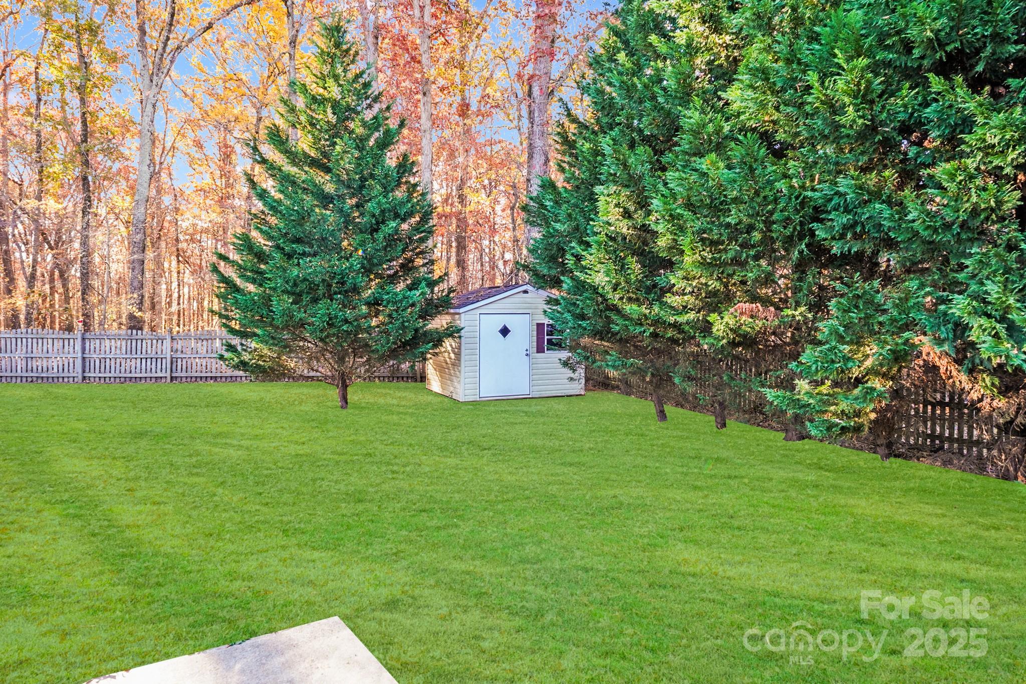 2712 Thornburg Court