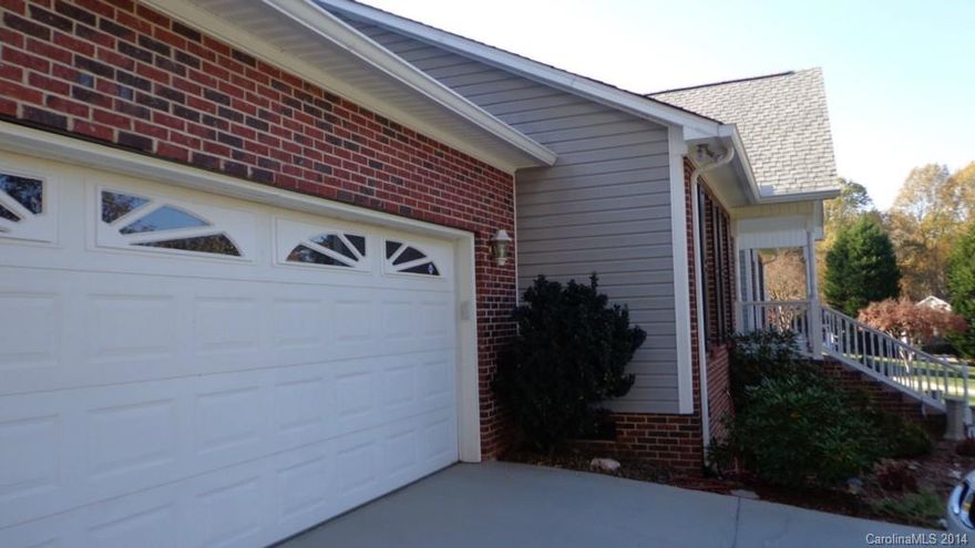 Nice 3-4 BR transitional ranch, solid surface counter tops, stainless appliances, Tiffany-like light fixtures, ceiling fans, pearl-glazed cabinetry, mantel trim & interior door fronts in GR & kitchen. MBR has w/in closet, vintage-like deep soaking tub, sep shower. den/office/bonus room with half bath & closet, sunroom,  screened gazebo, stamped concrete patio & walkway perfect for entertaining. Pet friendly backyard affords fencing & big garden spot plus room for a pool.  New roof.