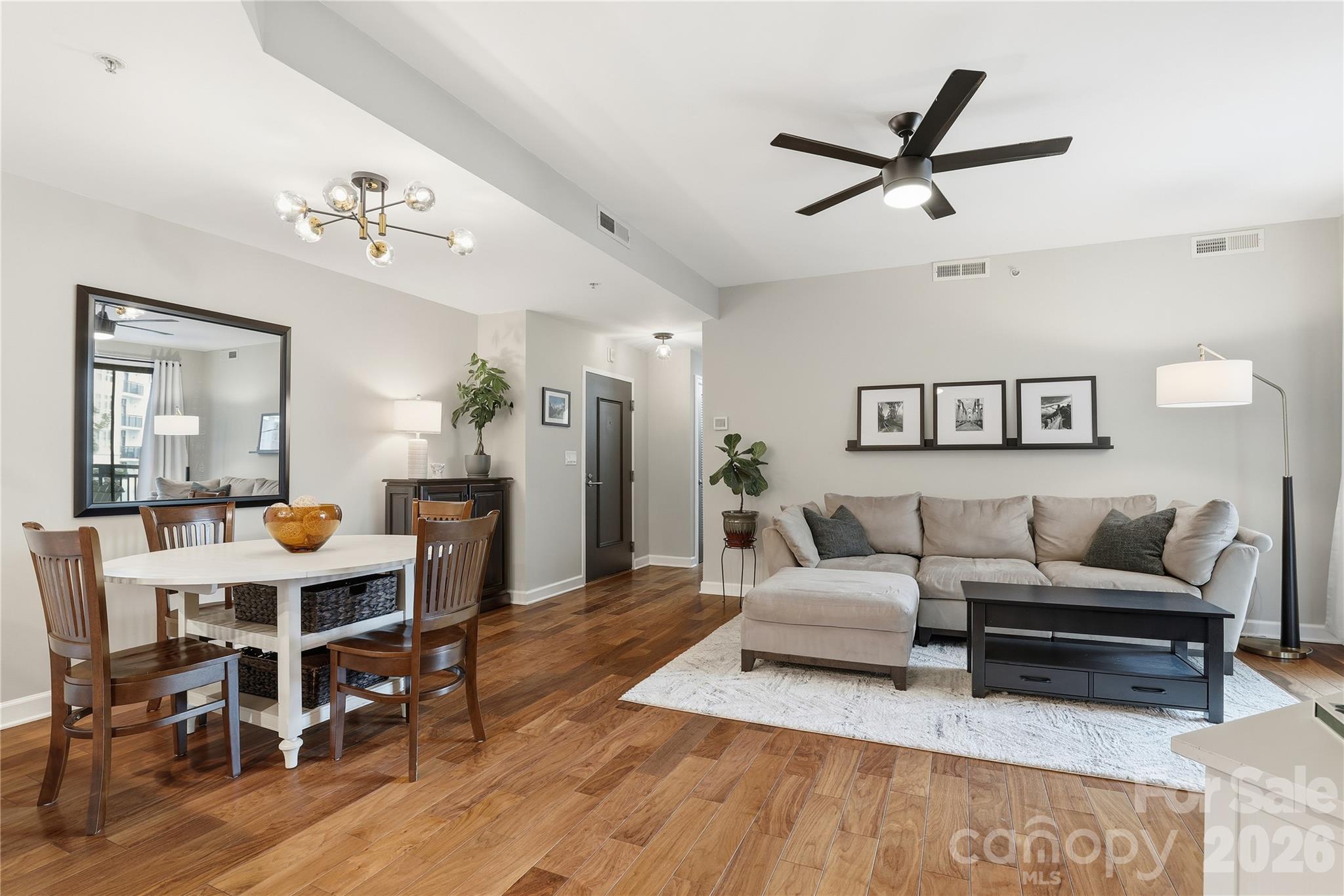 718 W Trade Street 305