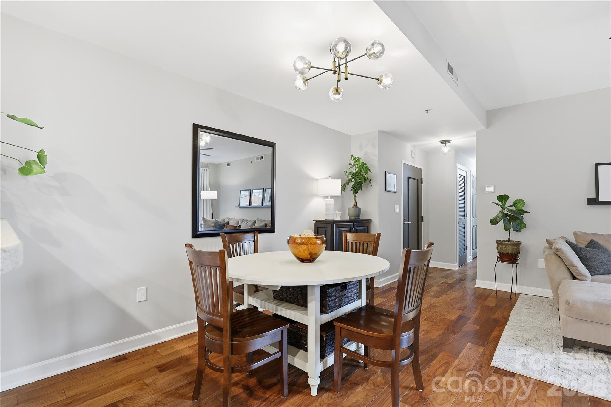 718 W Trade Street 305