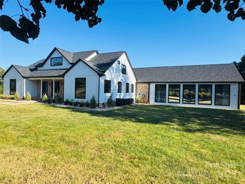 Photo of 1120 Baron Road, Waxhaw, NC 28173 (MLS # 4315398)