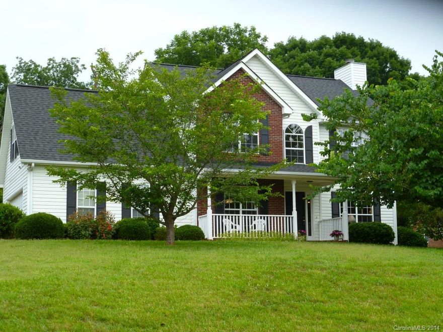 Roof replaced 2011. Brand new carpet throughout! New neutral paint throughout. Dining room, foyer, and kitchen floors all replaced. Immaculate! Gorgeous private backyard backs to woods. Water heater replaced 2009.  Heat pump replaced in 2004. Septic pumped Sept., 2011. Convenient to Wesley Chapel shopping and dining! A must see!