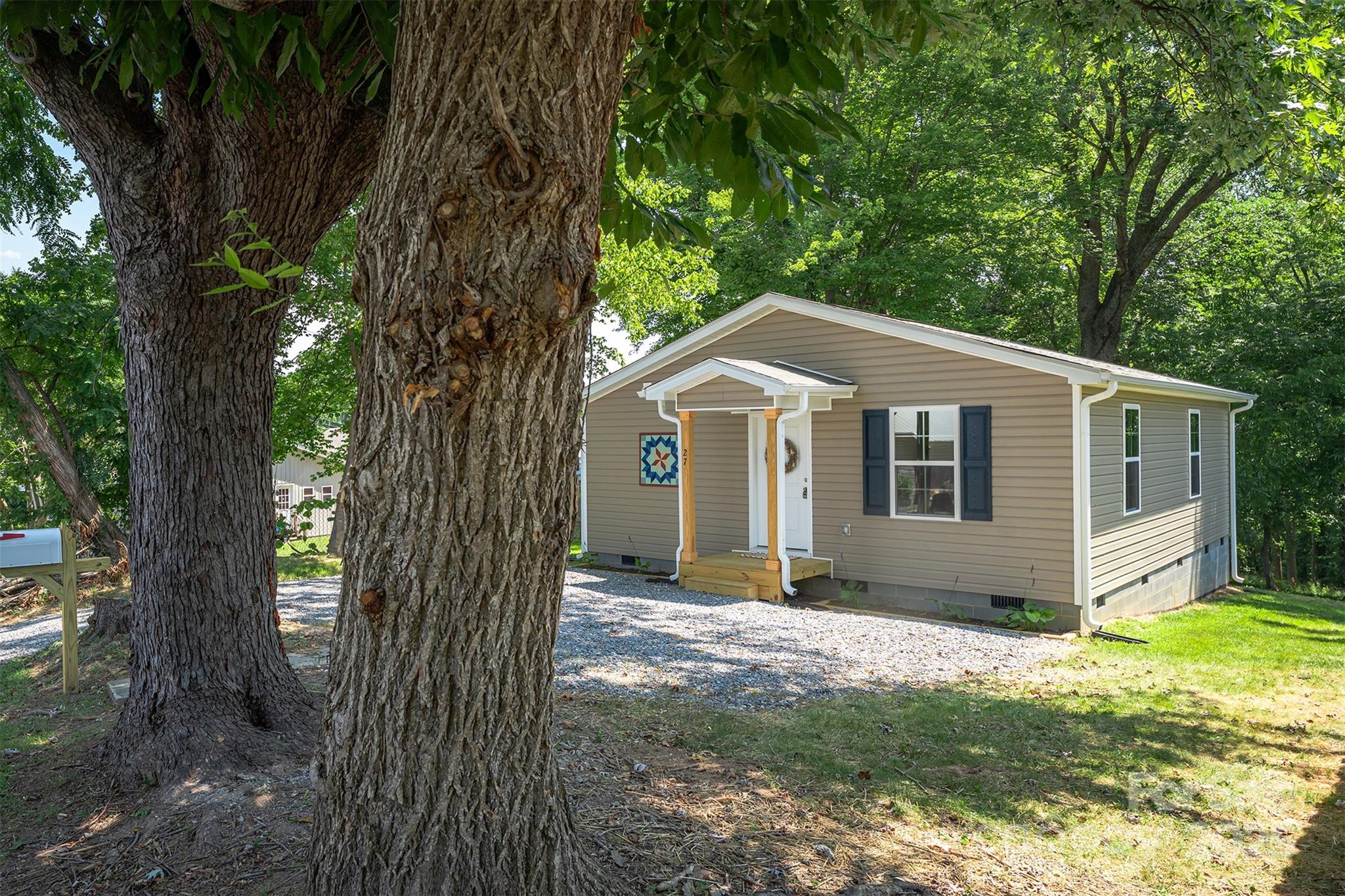 27 Forest Park Road