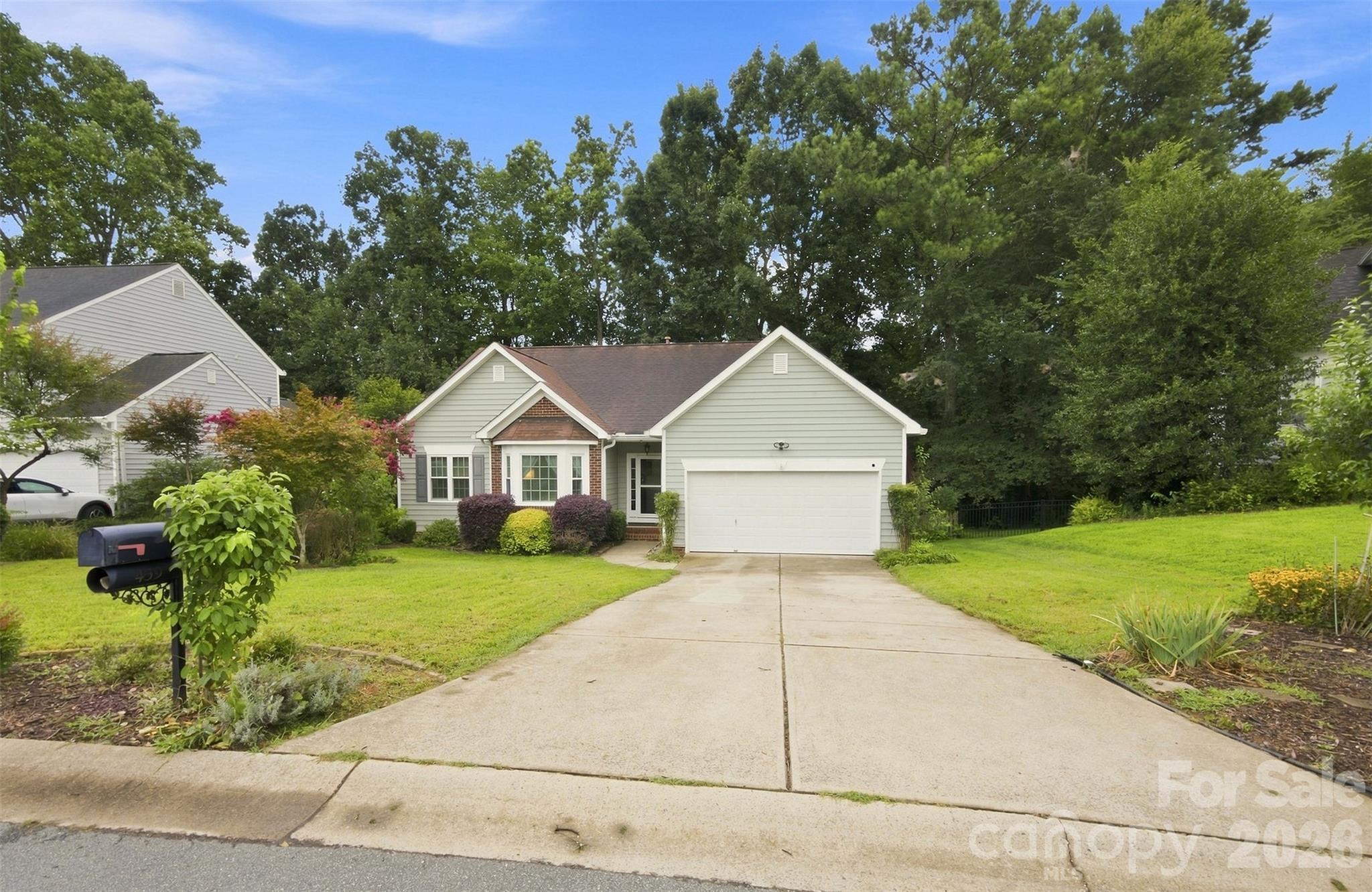 439 Glencrest Drive