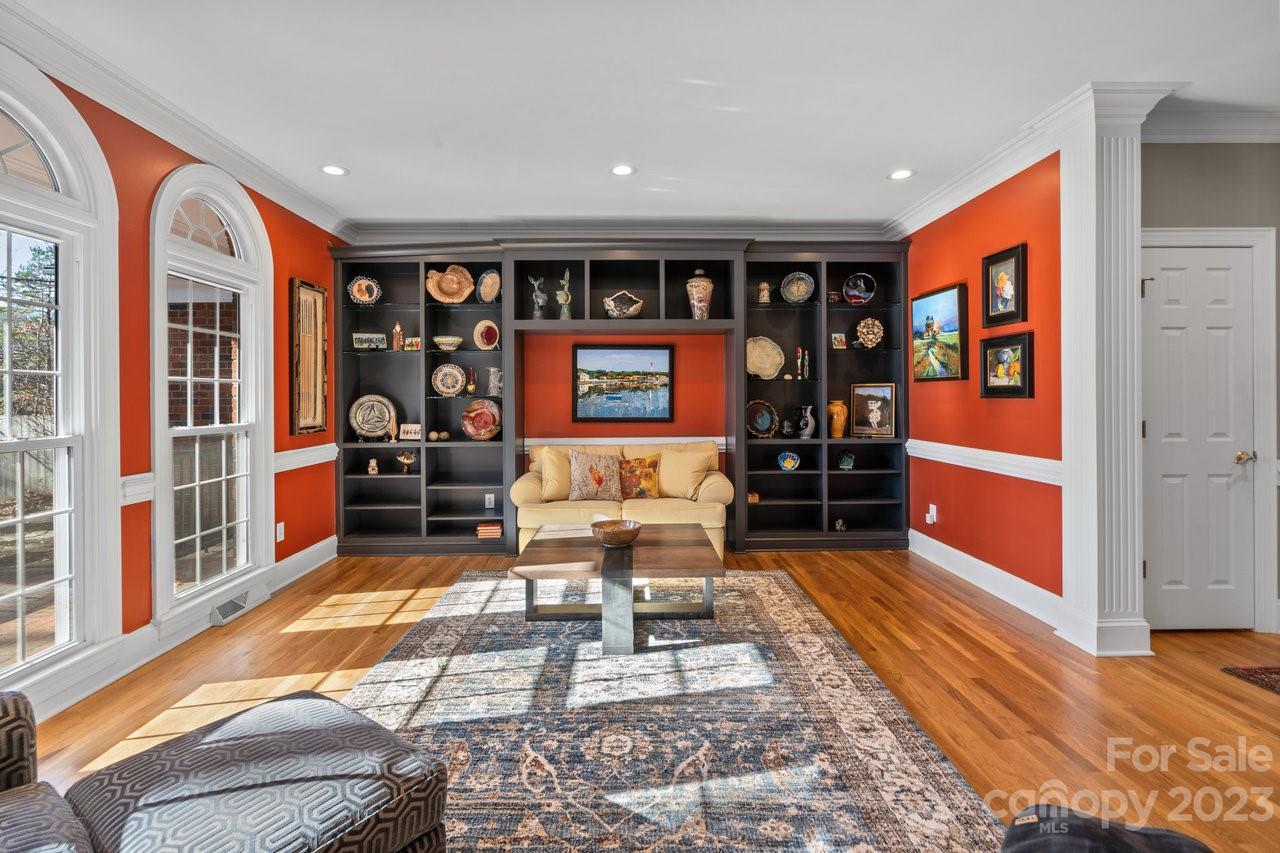 Village Lake - Residential