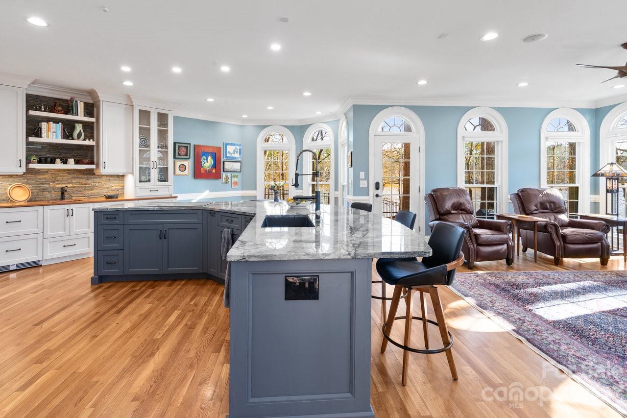 Village Lake - Residential