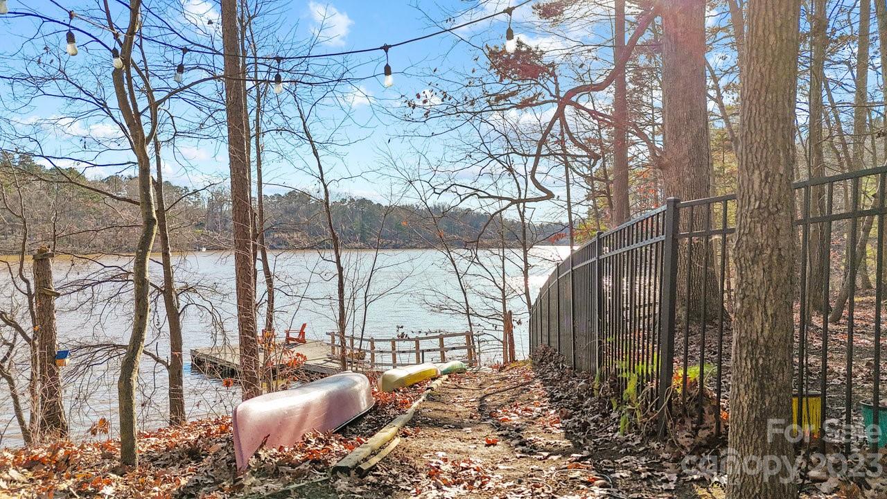 Village Lake - Residential