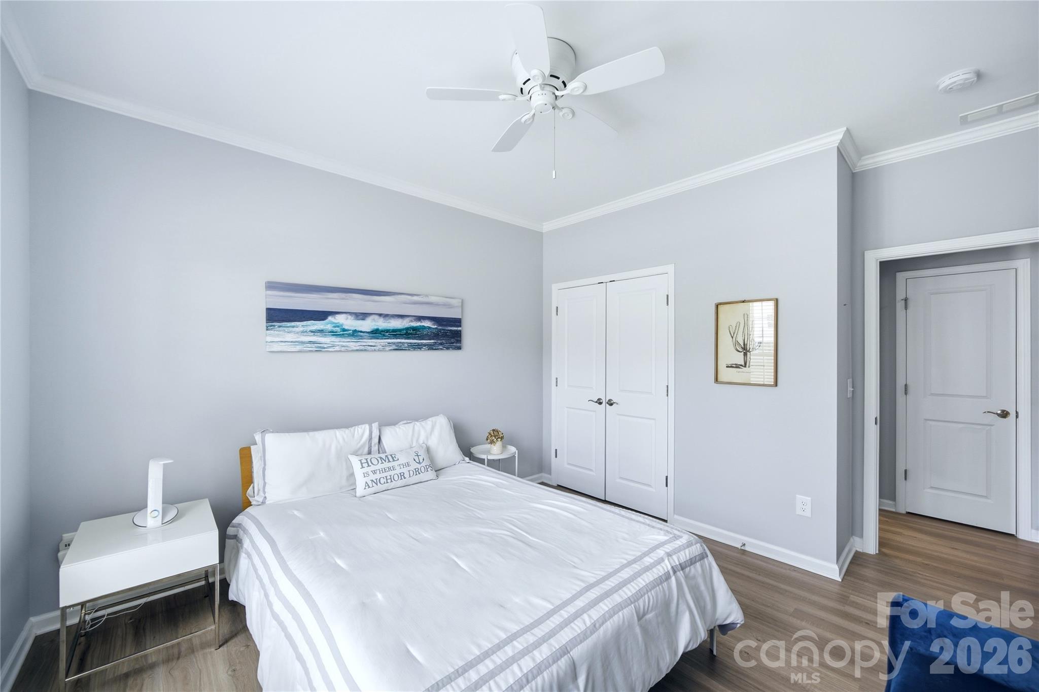 Imagery On Mtn Island - Residential