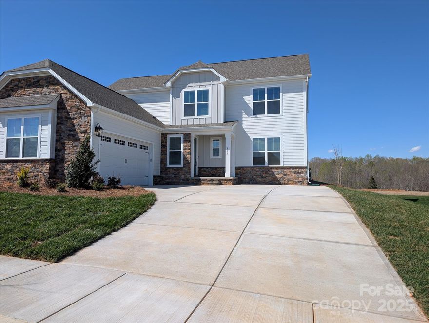 Spacious, open living is what you will find in the Williamsburg floor plan. With a wide array of rooms and spaces, this floor plan is bound to have everything you need! This four-bedroom, three-and-a-half-bath home is truly the home every entertainer dreams of. The chef-inspired kitchen is the main focal point of the first floor. This open kitchen connects to the family room and dining room, allowing you to be close to everything. Need more space downstairs to entertain? No problem, walk through the doors off the dining area, and you can extend your gathering to the covered outdoor living area. With so much room, the Williamsburg is one of the most flexible floor plans, with surprises around every corner.

Please ask about our builder incentives.