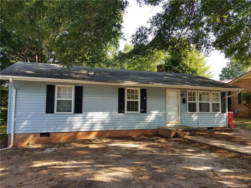 Davidson ranch home - investor special!  Walk to Davidson College.  Back on the Market!  So come take advantage!