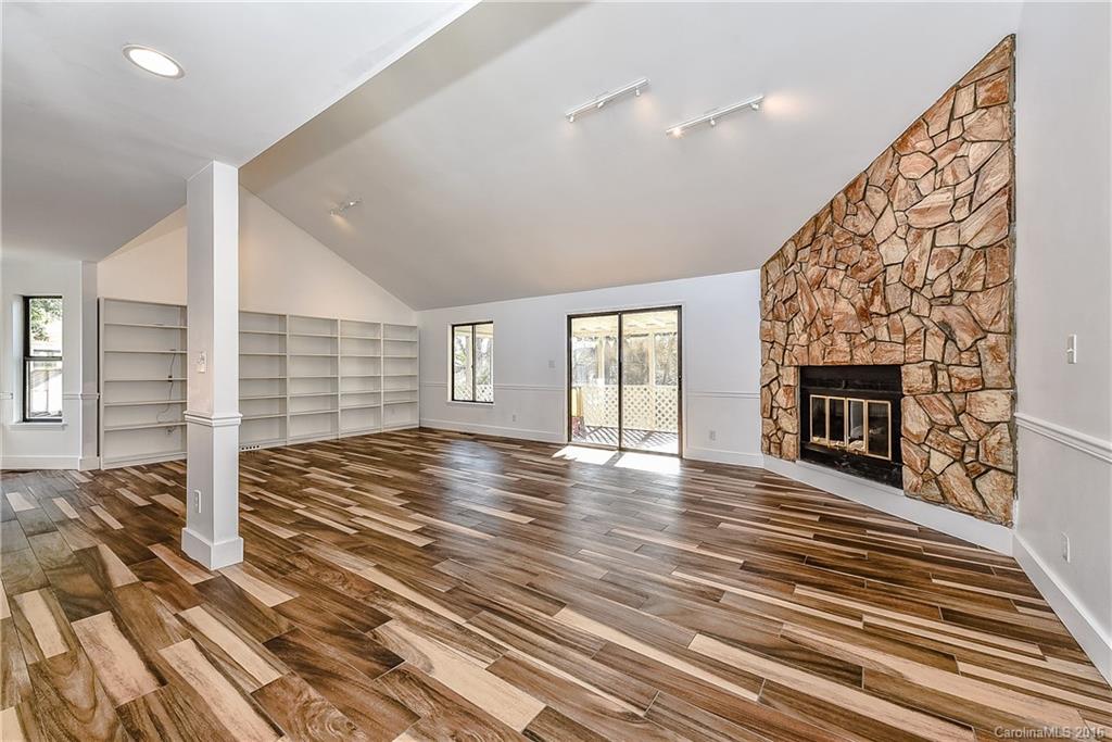 Tega Cay - Residential