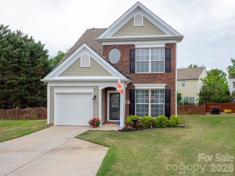 Photo of 2002 Chinabrook Court, Charlotte, NC 28270 (MLS # 4379654)