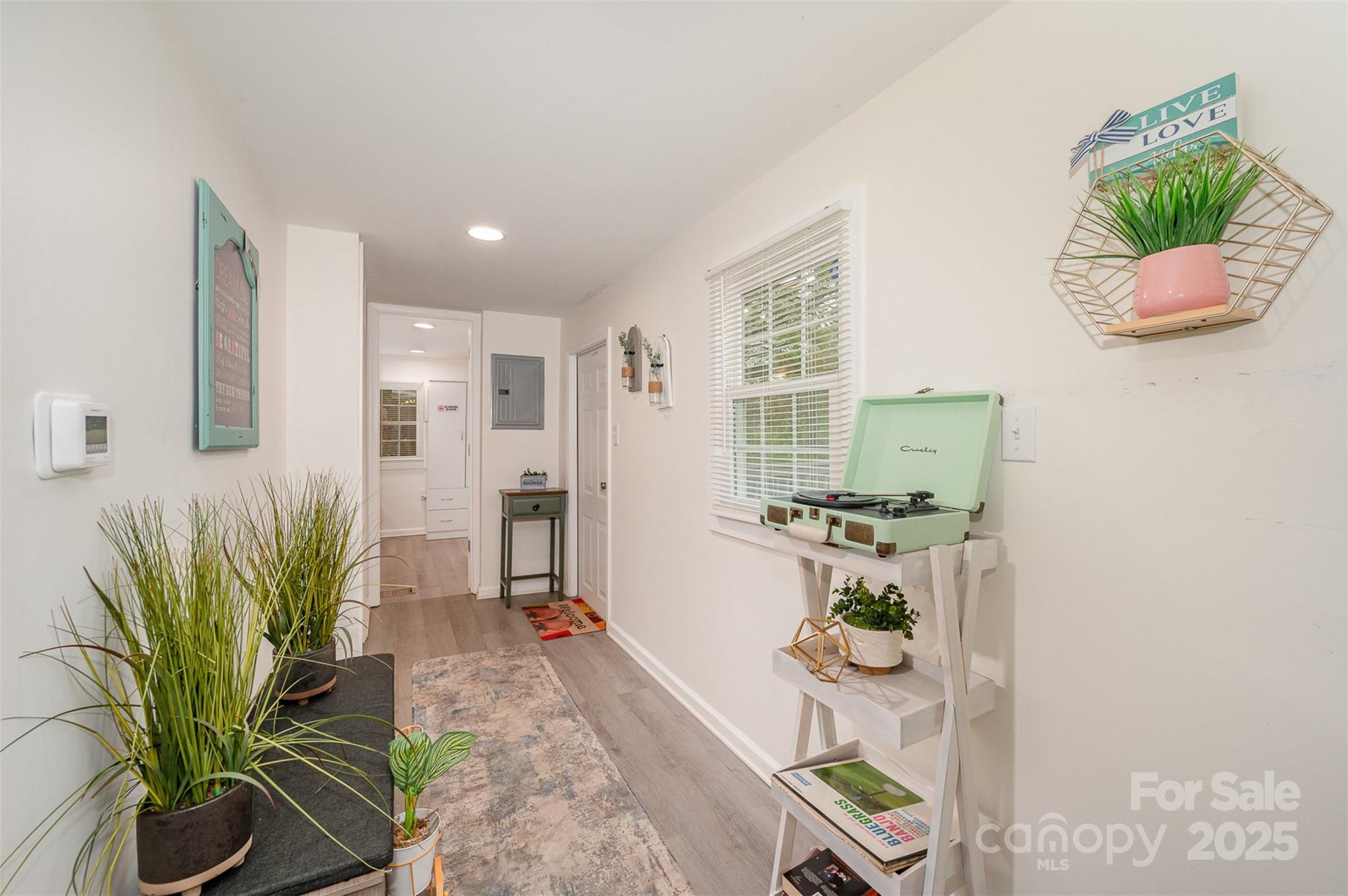 9937 Harwood Lane