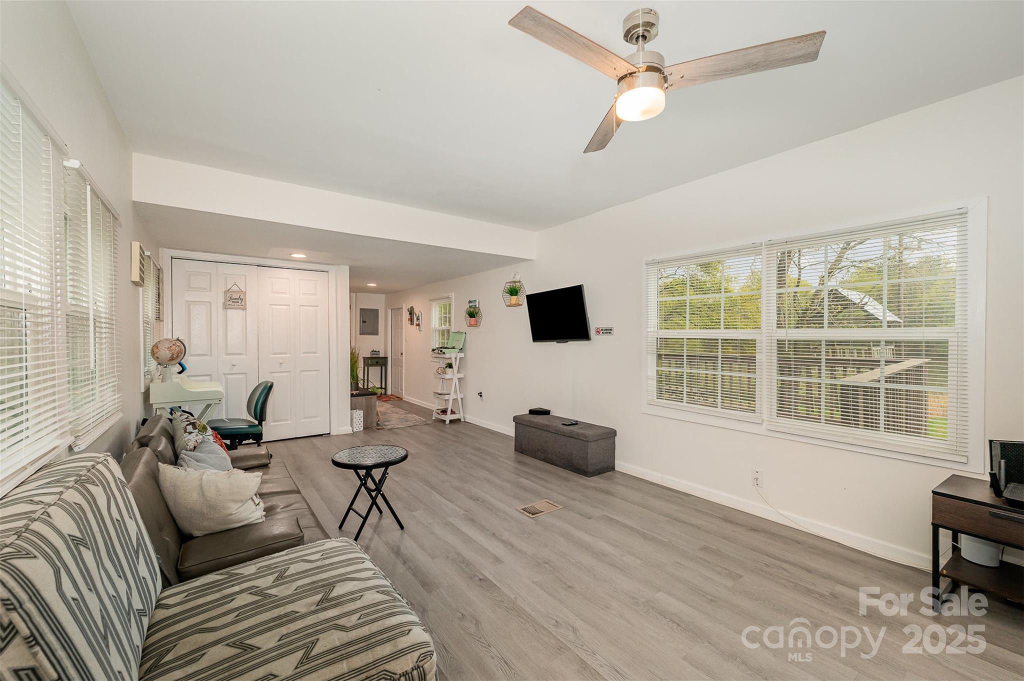 9937 Harwood Lane