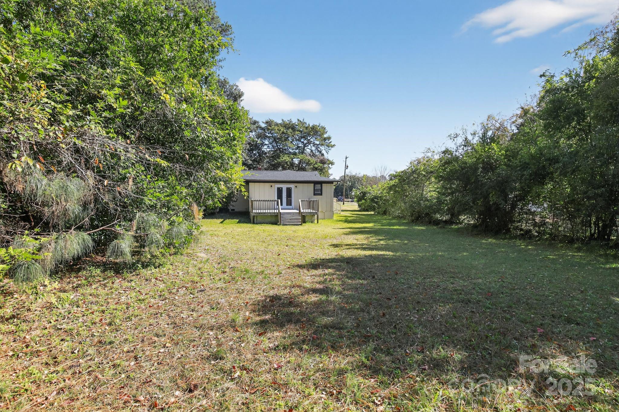 1527 Burnside Avenue