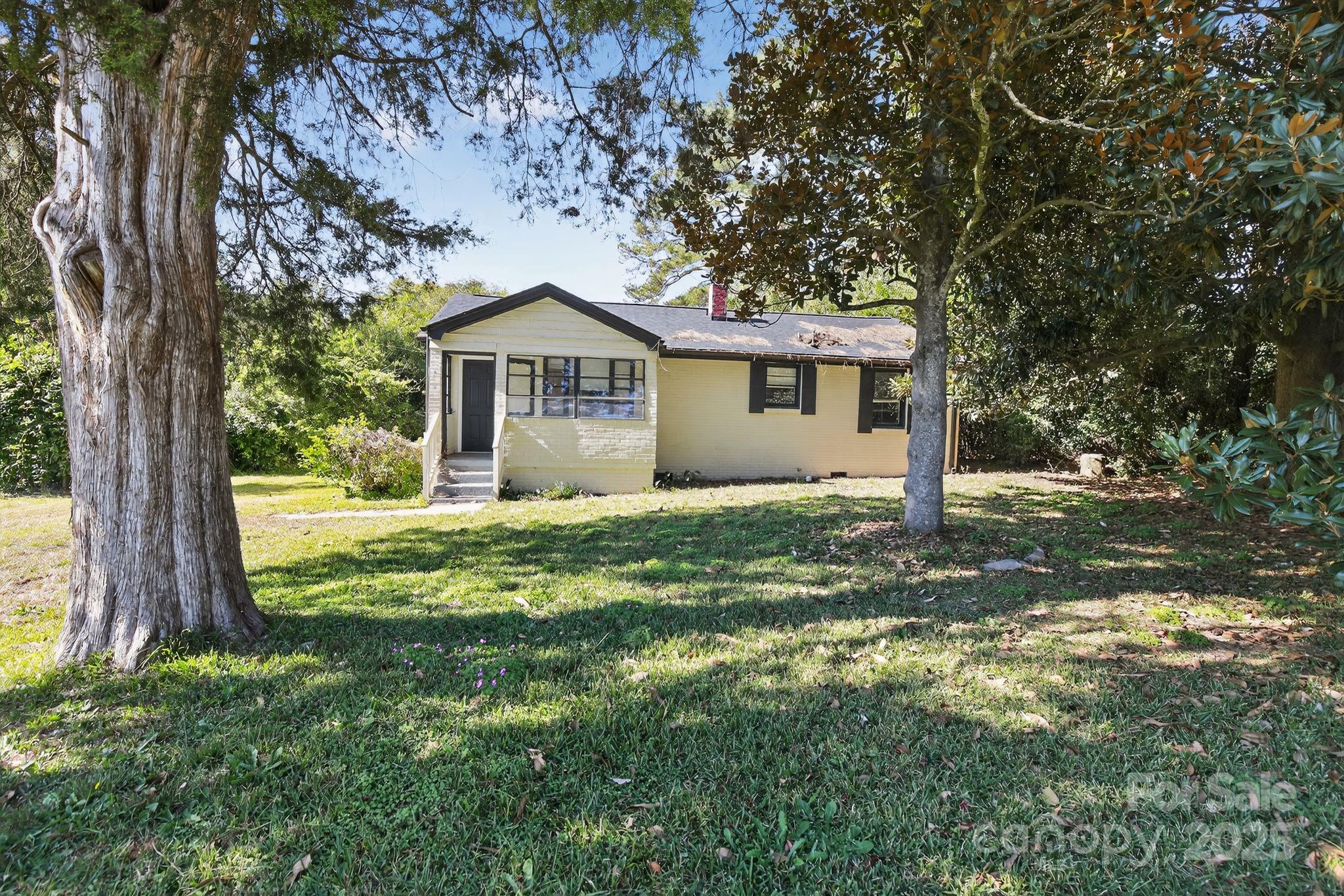 1527 Burnside Avenue