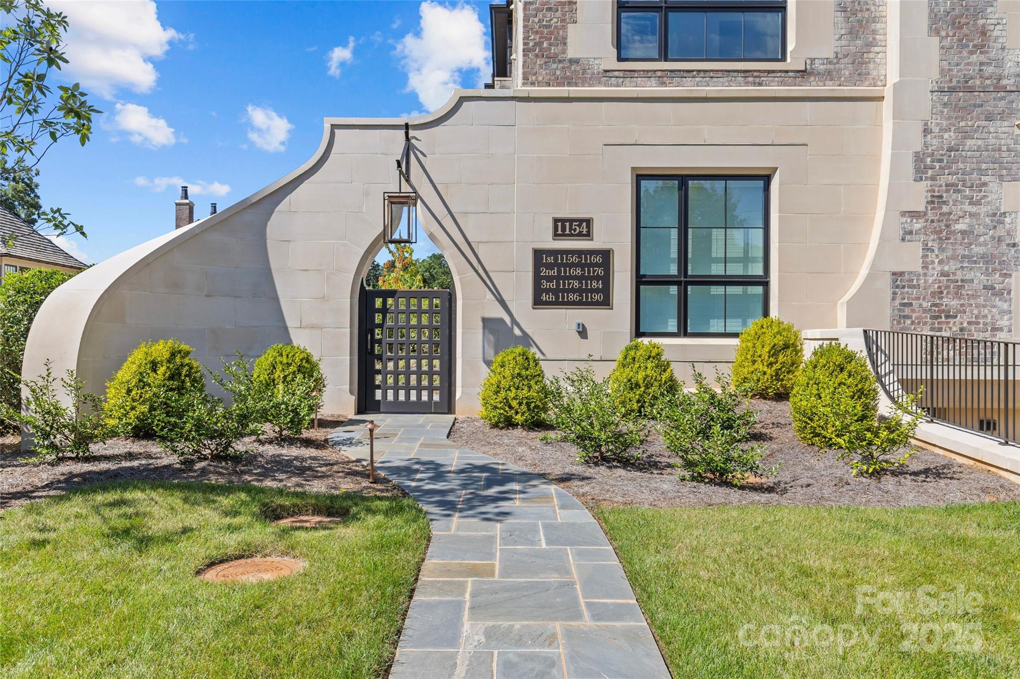 1172 Queens Road