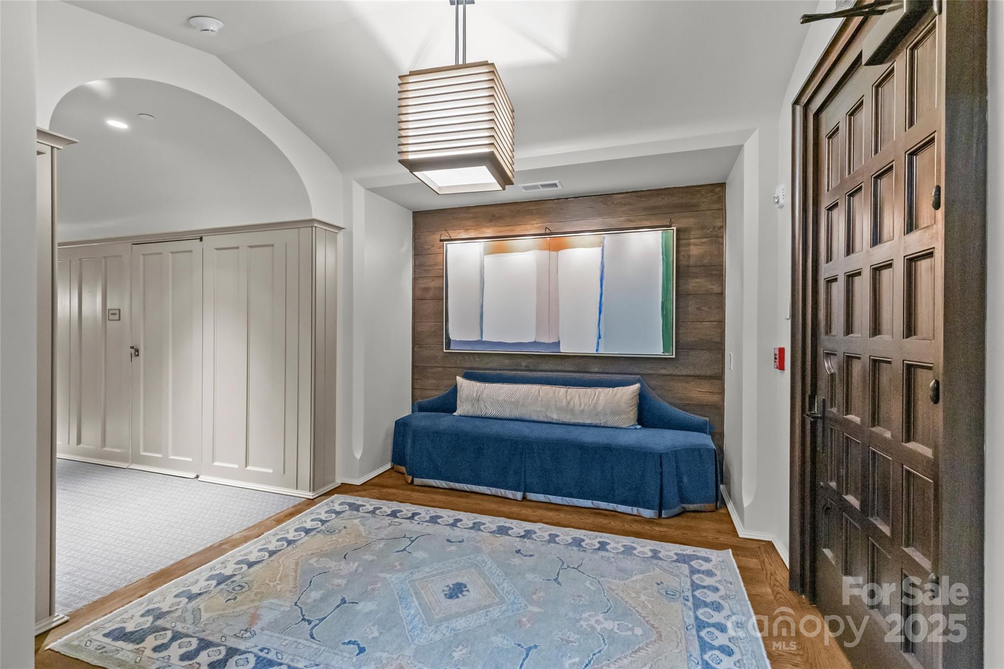 1172 Queens Road