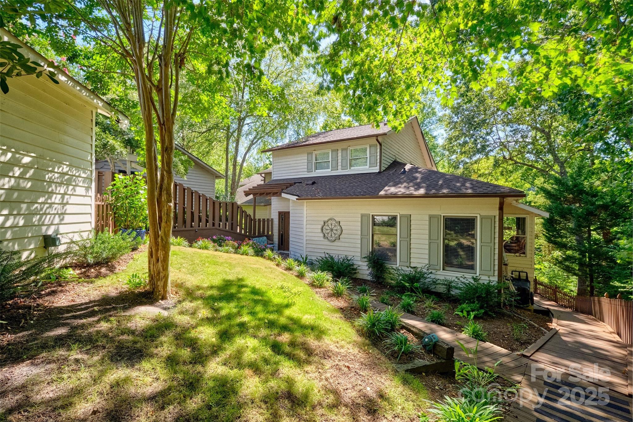 10 Weatherly Way