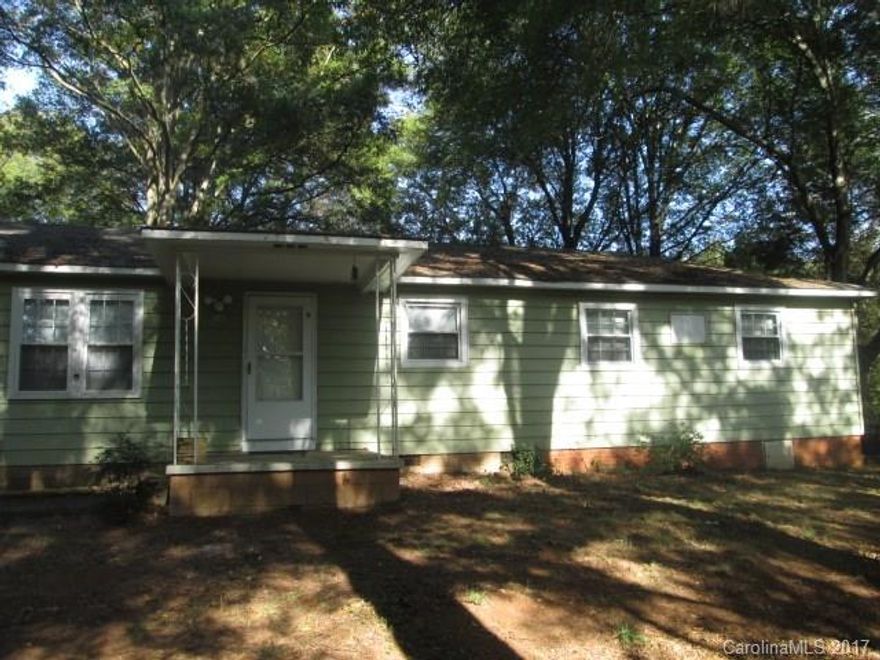 Large shady lot, quiet area just mins from I-77. Ranch home with large rooms, water and sewer furnished by owner. Please note, Renters Insurance is required.  Pet fee is per pet that does not exceed 30 lbs.