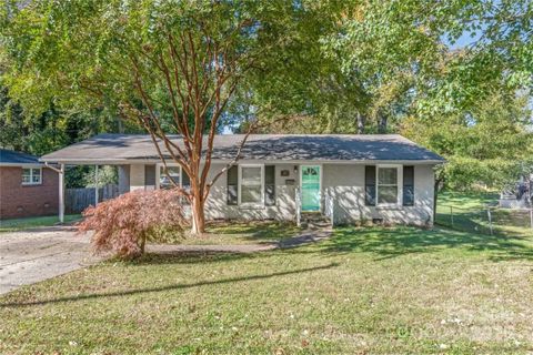 Photo of 810 Hartford Avenue, Charlotte, NC 28209 (MLS # 4333484)