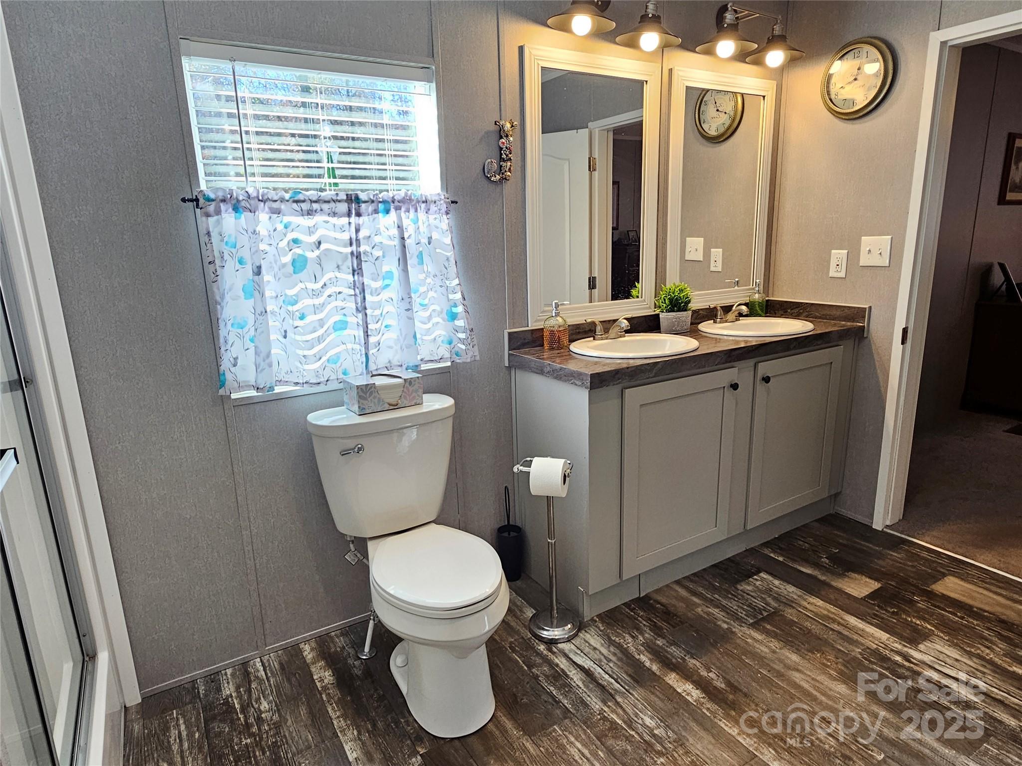 River Breeze - Residential