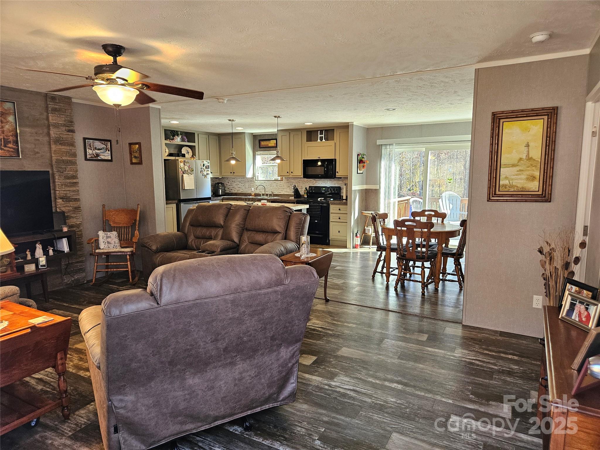 144 River Breeze Drive