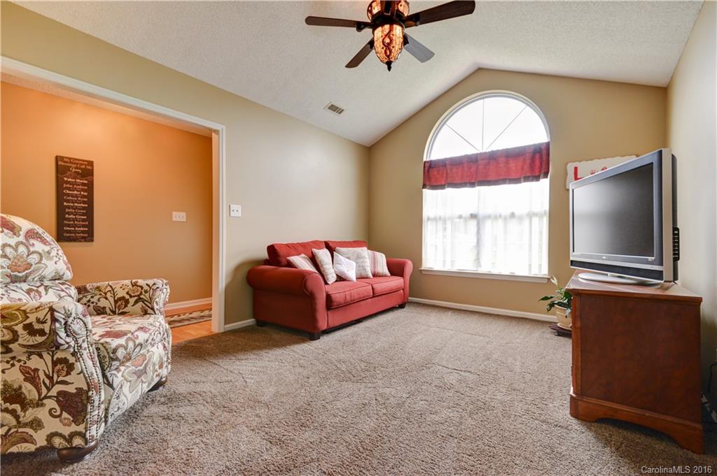 River Chase - Residential