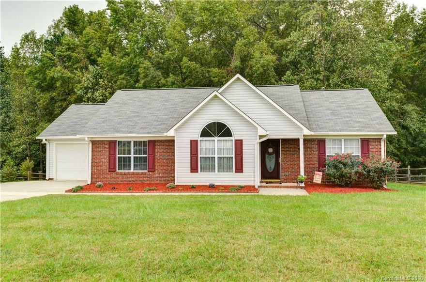 Looking for a move-in ready home? Look no further!!! Meticulously well cared for ranch under $150,000!!! This one owner 3 bedroom 2 bathroom ranch has a desirable open floor plan, and split bedrooms. A large eat in kitchen with lots of counter space, and great natural light. Living room boasts gas fireplace and vaulted ceilings. Roof (2011) Carpet (2013) Stove/Range (2010) Gutter Guards (2010)