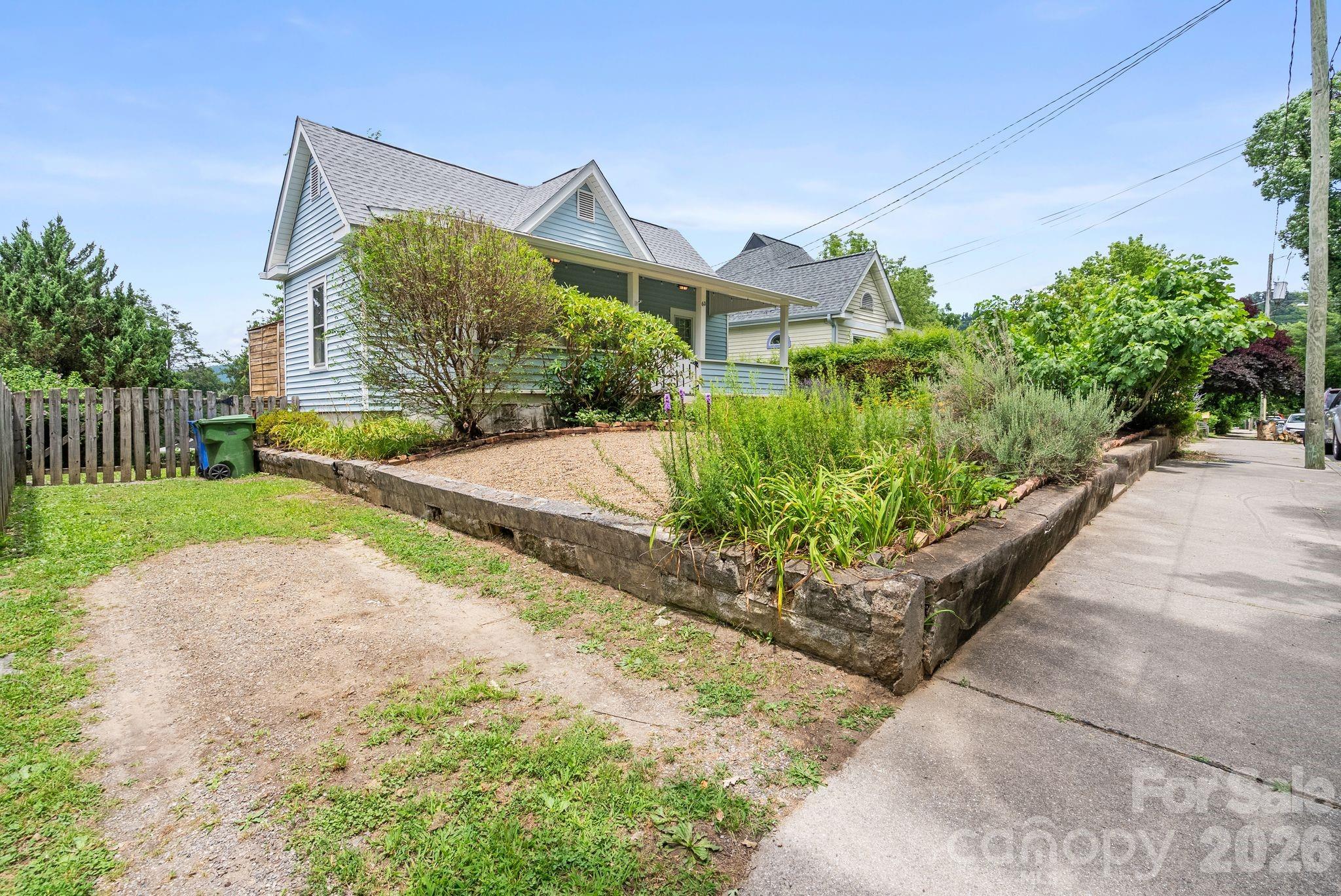 60 Annandale Avenue
