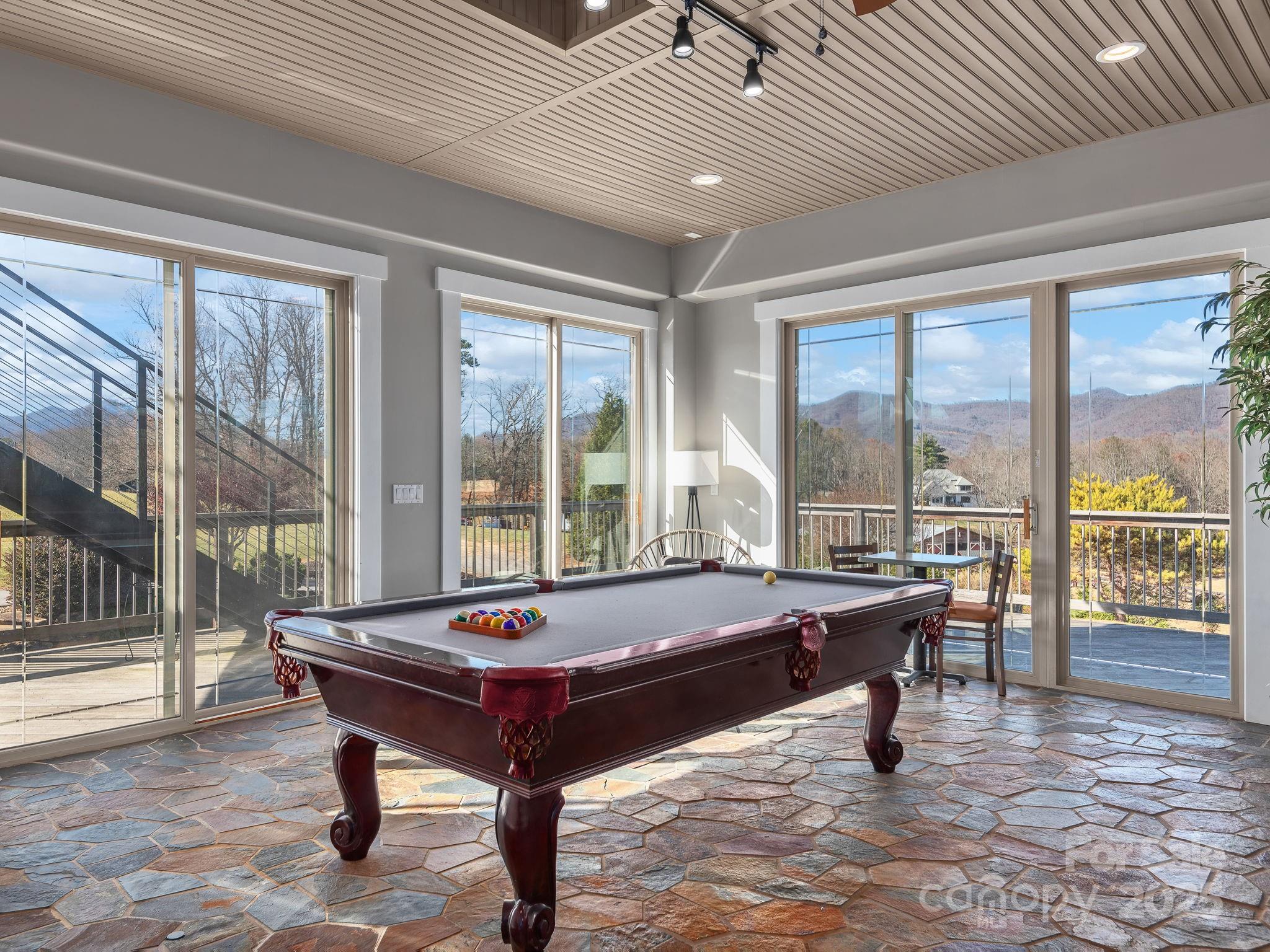 Meadowbrook Acres - Residential