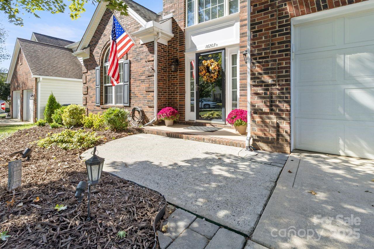 16203 Hollingbourne Road