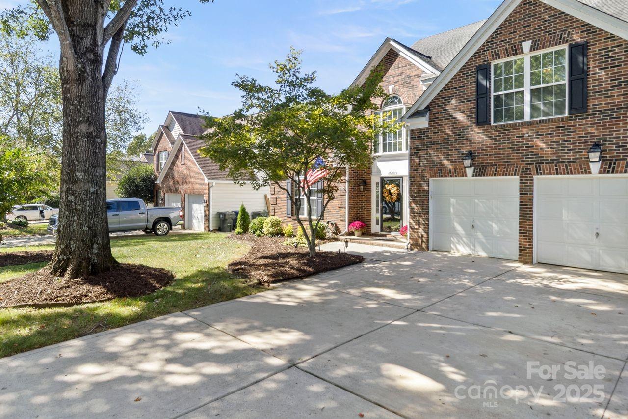 16203 Hollingbourne Road