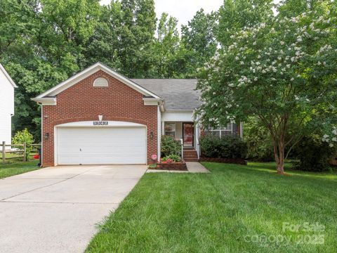 9348 Golden Pond Drive Charlotte NC 28269