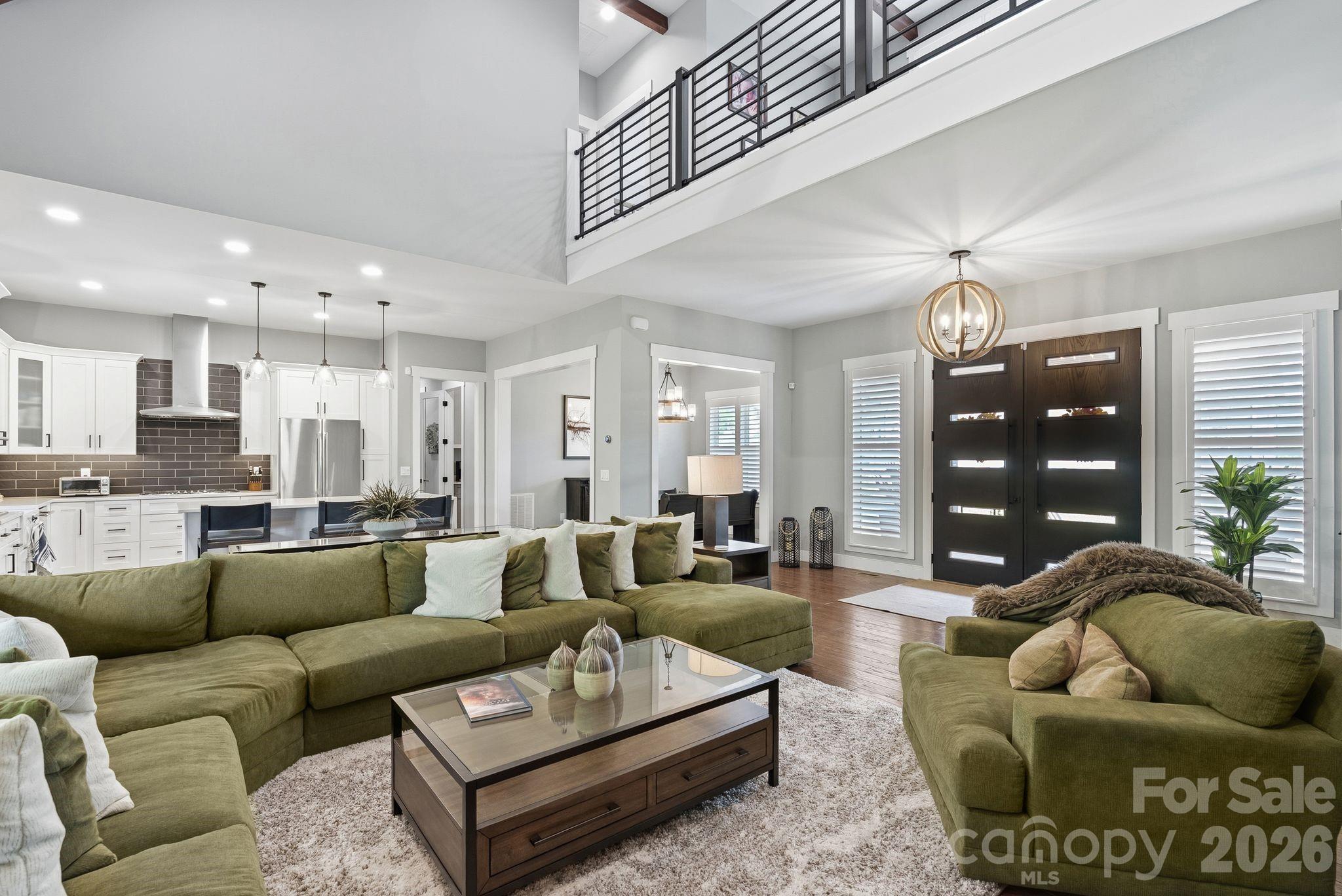 90 Gracie Lane