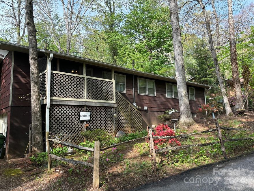 Ready for your vision to come to life? Here is the perfect home to customize! This 4 bed, 3 bath home is ready for some elbow grease to bring it to it's fully potential. Highly desirable East Asheville location, an approximate 10 minute drive to downtown. More pictures coming soon! Sellers will consider all offers.