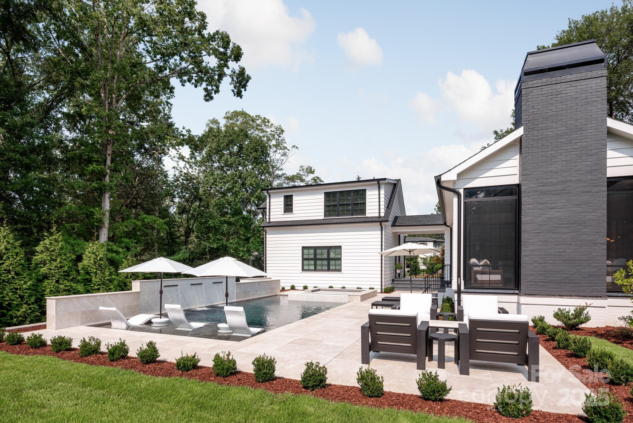 401 Woodland Street