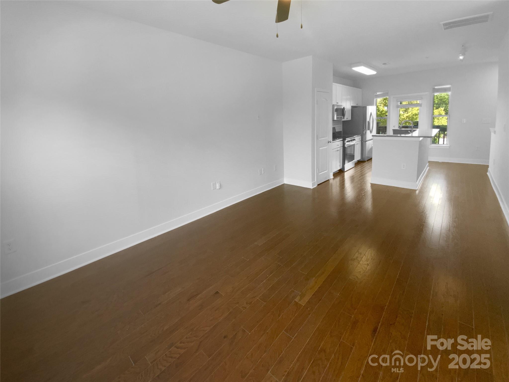 1031 Skyline View Way