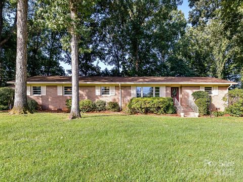 Photo of 1416 Marjorie Drive, Matthews, NC 28105 (MLS # 4300632)